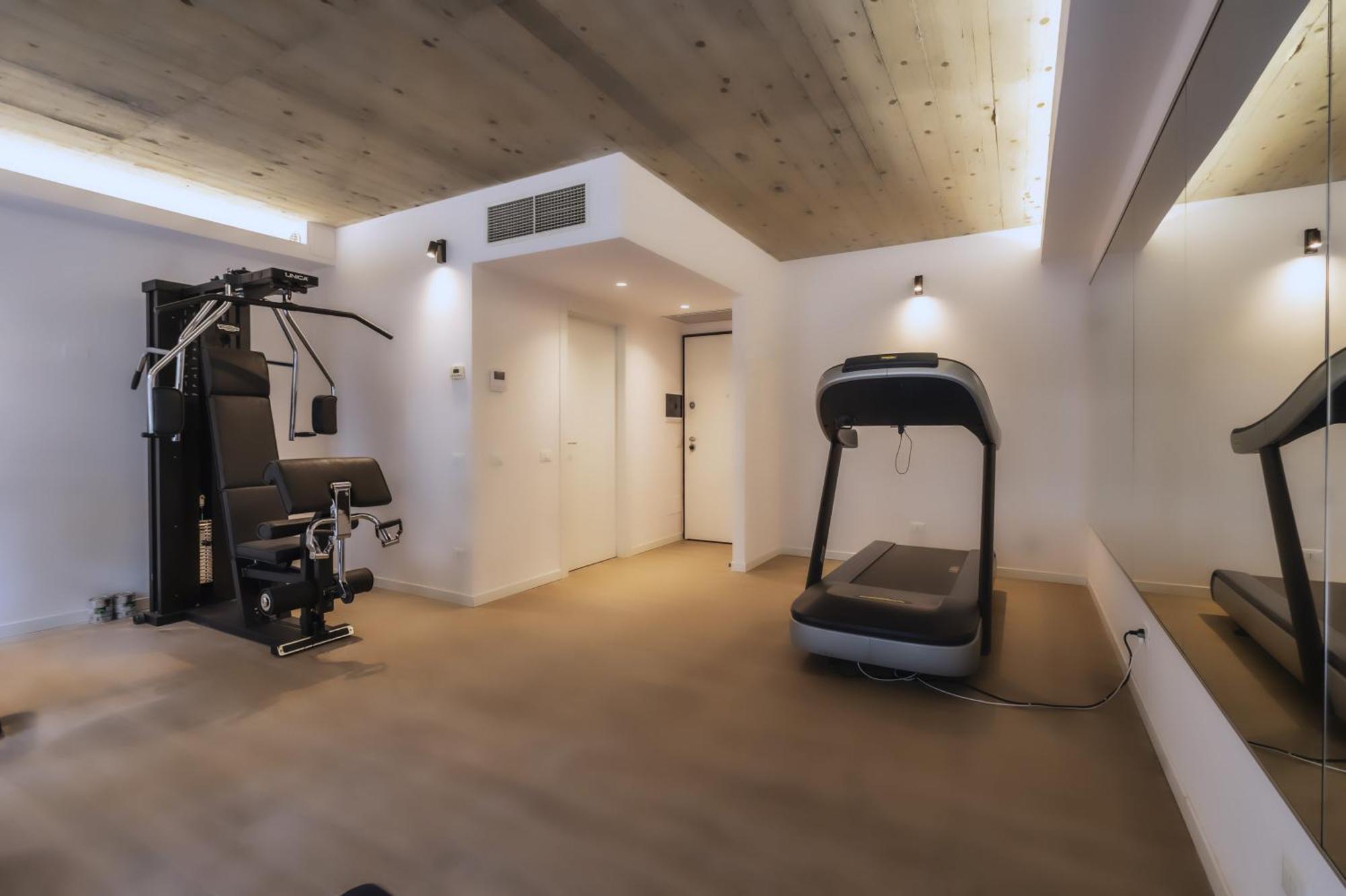 Free Parking - Duomo Centro Modern - Private Gym - Metro Appartamento